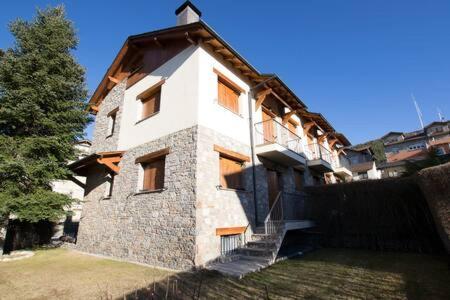 Apartament Casa Amb Jardi Alp Zewnętrze zdjęcie