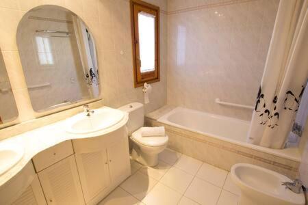 Apartament Casa Amb Jardi Alp Zewnętrze zdjęcie
